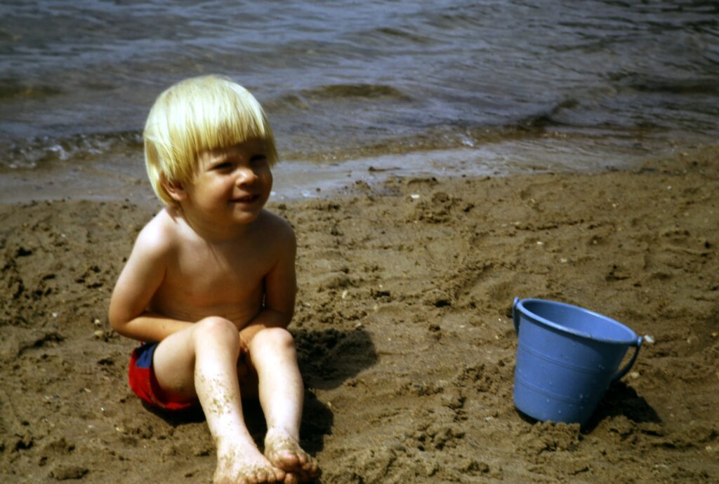 Cold beach, back in time